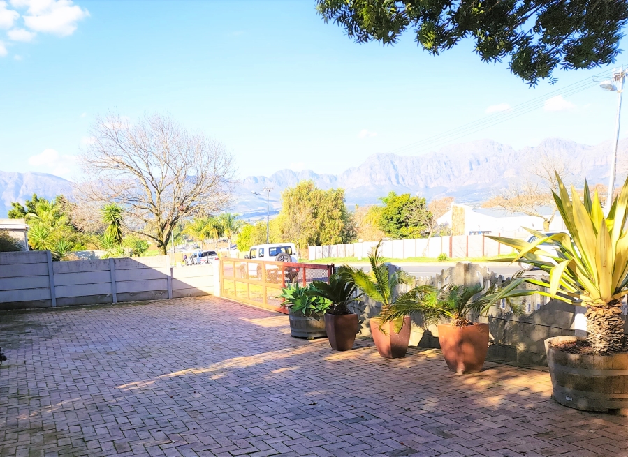 4 Bedroom Property for Sale in Paarl North Western Cape